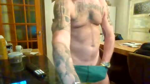 Snapshot of masked_masturbation_couple chatting on November 18, 2025, 10:25 pm Masked Masturbation Couple online show from November 18, 2025, 10:25 pm