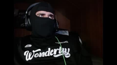 MaskedMan online show from November 14, 2025, 8:57 am