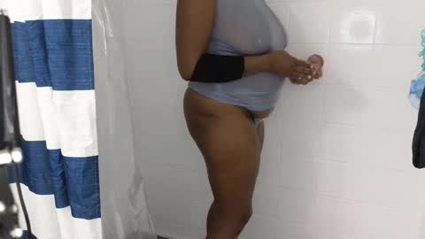 Snapshot of maskedmilf822397 chatting on April 14, 2026, 12:27 am maskedmilf822397 online show from April 14, 2026, 12:27 am