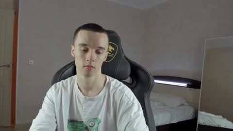 Snapshot of mason_warhol chatting on December 27, 2024, 6:31 pm Mason online show from December 27, 2024, 6:31 pm