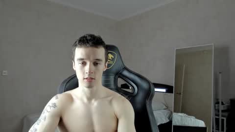 Snapshot of mason_warhol chatting on February 9, 2025, 5:43 pm Mason online show from February 9, 2025, 5:43 pm