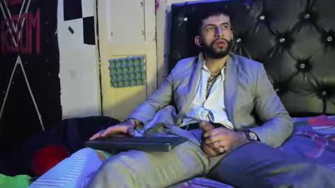 massimo365days69 online show from March 13, 2026, 4:52 am