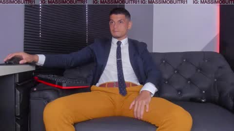 I am Massimo online show from November 25, 2025, 2:28 pm