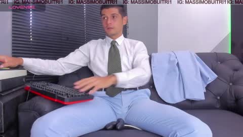 I am Massimo online show from April 10, 2026, 1:27 pm