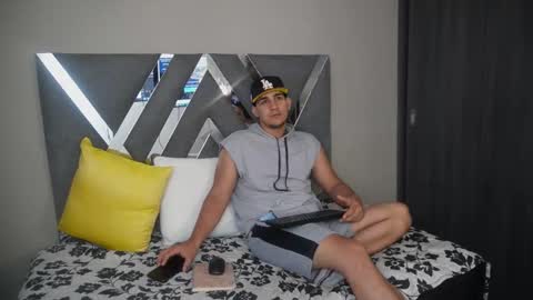 massimo_vidal online show from September 23, 2025, 12:08 pm