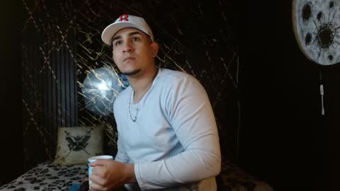 Snapshot of massimo_vidal chatting on February 1, 2026, 11:31 am massimo_vidal online show from February 1, 2026, 11:31 am