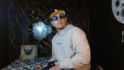 Snapshot of massimo_vidal chatting on February 4, 2026, 10:43 am massimo_vidal online show from February 4, 2026, 10:43 am