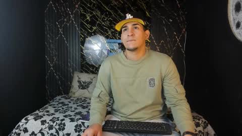 Snapshot of massimo_vidal chatting on February 10, 2026, 2:10 pm massimo_vidal online show from February 10, 2026, 2:10 pm