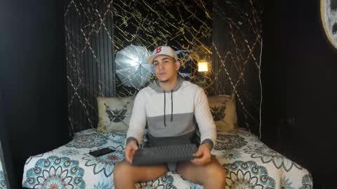 Snapshot of massimo_vidal chatting on February 24, 2026, 1:09 pm massimo_vidal online show from February 24, 2026, 1:09 pm