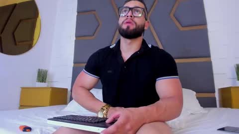 Snapshot of massimofiore_ chatting on September 30, 2025, 3:44 am Massimo online show from September 30, 2025, 3:44 am