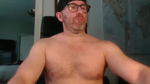 Snapshot of master8daddy69 chatting on November 21, 2025, 4:27 pm master8daddy69 online show from November 21, 2025, 4:27 pm