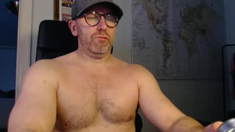 Snapshot of master8daddy69 chatting on February 25, 2026, 10:19 pm master8daddy69 online show from February 25, 2026, 10:19 pm