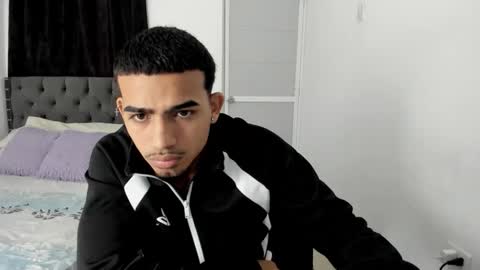 master_boy28 online show from December 2, 2025, 7:03 am