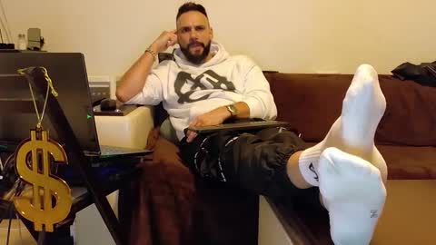 Snapshot of master_roberto333 chatting on December 1, 2025, 11:54 pm SIR online show from December 1, 2025, 11:54 pm