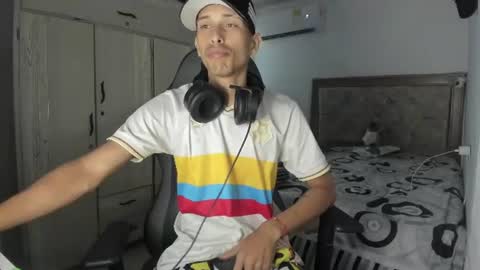 Snapshot of masteralda09 chatting on July 4, 2026, 5:19 pm Alpha junior online show from July 4, 2026, 5:19 pm