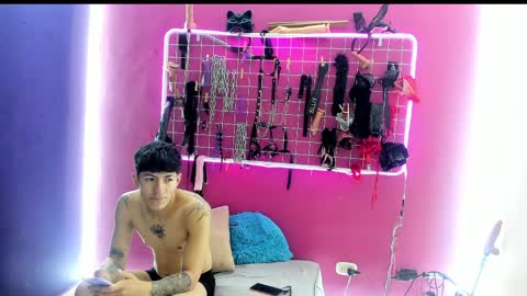 Axel And Melany online show from April 10, 2026, 12:21 pm