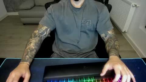 Snapshot of masterkingmuscle chatting on January 28, 2025, 10:34 pm masterkingmuscle online show from January 28, 2025, 10:34 pm