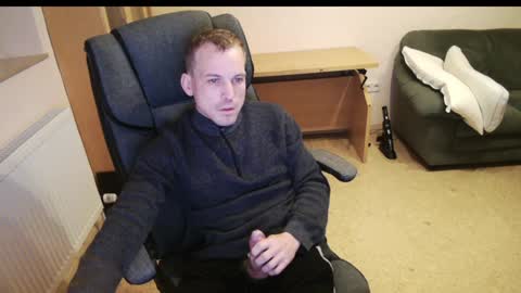 Snapshot of masterkno chatting on December 22, 2024, 6:17 am Tom online show from December 22, 2024, 6:17 am