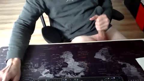 Snapshot of masturbatemindbreaker chatting on November 14, 2025, 9:08 am MasturbateMindbreaker online show from November 14, 2025, 9:08 am