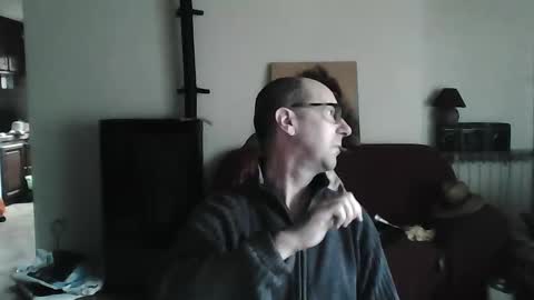 Snapshot of mat11efou chatting on February 24, 2025, 10:26 am mat11efou online show from February 24, 2025, 10:26 am