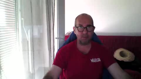 Snapshot of mat11efou chatting on October 18, 2025, 1:56 pm mat11efou online show from October 18, 2025, 1:56 pm