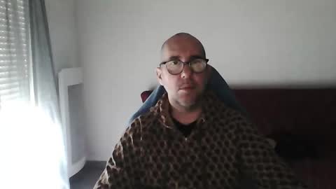 Snapshot of mat11efou chatting on November 11, 2025, 10:48 am mat11efou online show from November 11, 2025, 10:48 am