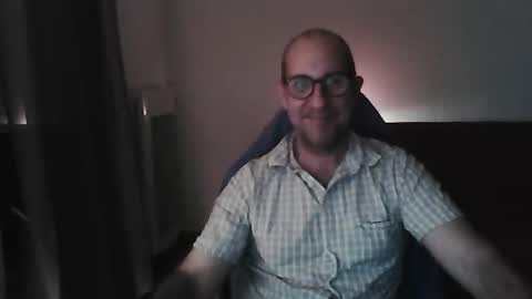 Snapshot of mat11efou chatting on November 18, 2025, 2:06 am mat11efou online show from November 18, 2025, 2:06 am