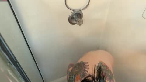 Snapshot of matchingtracksuits chatting on September 15, 2025, 3:45 pm Jer and Kel online show from September 15, 2025, 3:45 pm