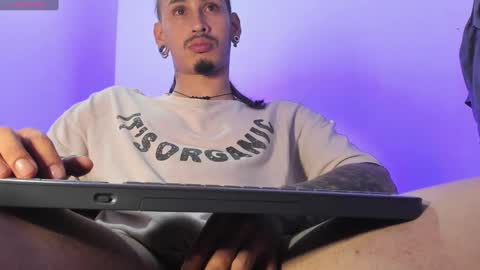 Snapshot of mateo60_ chatting on January 7, 2025, 4:29 am Mateo online show from January 7, 2025, 4:29 am