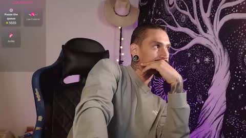 Snapshot of mateo60_ chatting on November 3, 2025, 11:48 pm Mateo online show from November 3, 2025, 11:48 pm