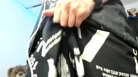 mateo_escobar online show from October 16, 2025, 3:29 am