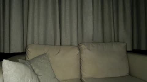 mateo_zeus online show from December 5, 2024, 5:28 pm