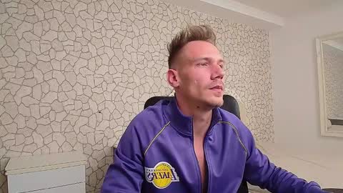 MateoBenjamin online show from December 1, 2024, 4:40 pm