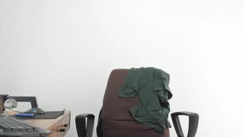 Matheus     online show from January 11, 2025, 7:27 pm