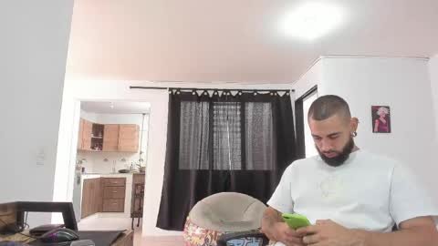 Snapshot of matheusbeard2 chatting on April 30, 2026, 8:57 pm Matheus online show from April 30, 2026, 8:57 pm