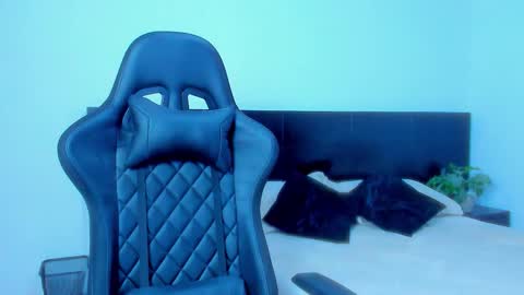 Mathew Flintt  online show from February 5, 2026, 12:37 am