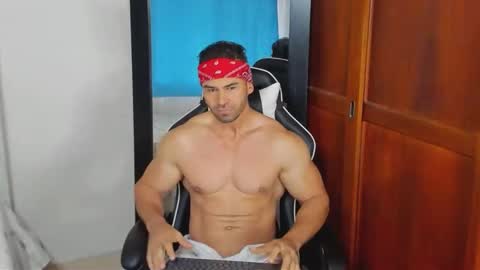 mathews_smith online show from September 18, 2025, 12:07 pm