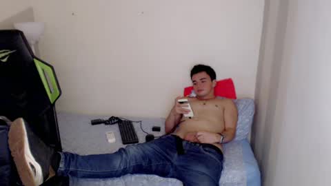 Snapshot of mathiass_twinkk_ chatting on April 1, 2026, 3:51 am MATHIAS online show from April 1, 2026, 3:51 am