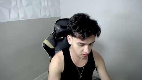 Snapshot of mathiass_twinkk_ chatting on May 28, 2026, 5:49 am MATHIAS online show from May 28, 2026, 5:49 am
