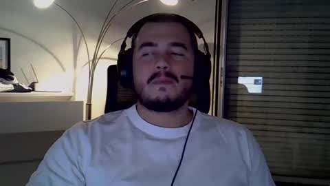 Snapshot of mathou34 chatting on December 3, 2024, 7:11 pm Mathou online show from December 3, 2024, 7:11 pm