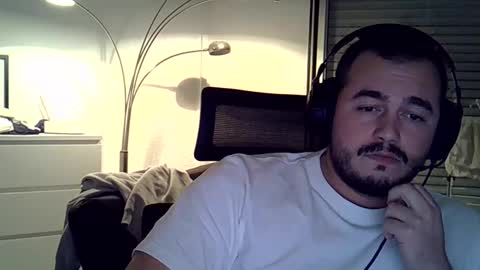 Snapshot of mathou34 chatting on December 4, 2024, 7:23 pm Mathou online show from December 4, 2024, 7:23 pm