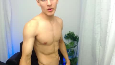 Matias online show from December 2, 2025, 2:12 pm