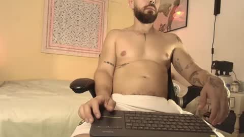 Snapshot of mattbrandon1 chatting on May 1, 2026, 11:20 pm Matt Brandon online show from May 1, 2026, 11:20 pm