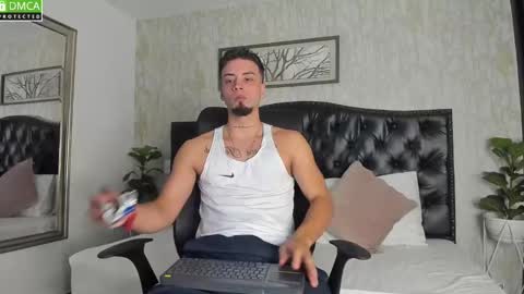 Snapshot of mattdevon chatting on February 17, 2025, 7:10 pm Matt online show from February 17, 2025, 7:10 pm