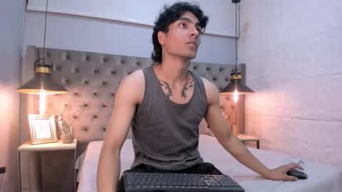 mattfiore online show from November 24, 2025, 11:43 am