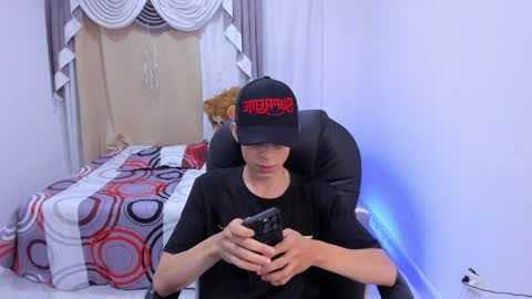 Snapshot of matthewboy_ chatting on May 6, 2026, 3:46 am MatthewBoy online show from May 6, 2026, 3:46 am
