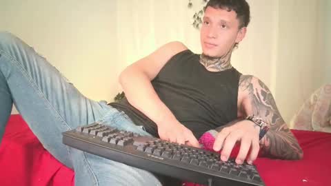 Snapshot of matthewjones1 chatting on February 14, 2025, 5:03 pm Matt online show from February 14, 2025, 5:03 pm