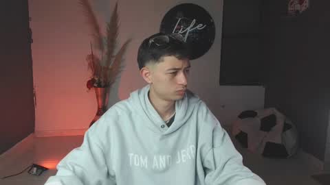 Snapshot of mattias_dantee chatting on January 24, 2025, 11:48 am mattias online show from January 24, 2025, 11:48 am