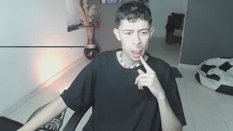 Snapshot of mattias_dantee chatting on February 2, 2025, 4:22 pm mattias online show from February 2, 2025, 4:22 pm