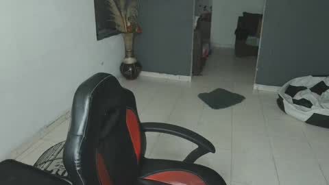 Snapshot of mattias_dantee chatting on February 2, 2025, 11:00 pm mattias online show from February 2, 2025, 11:00 pm